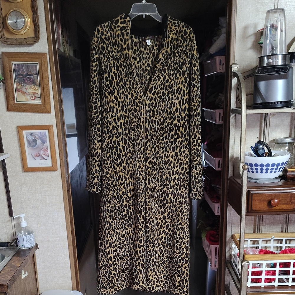 Chic Leopard Print Women's Robe